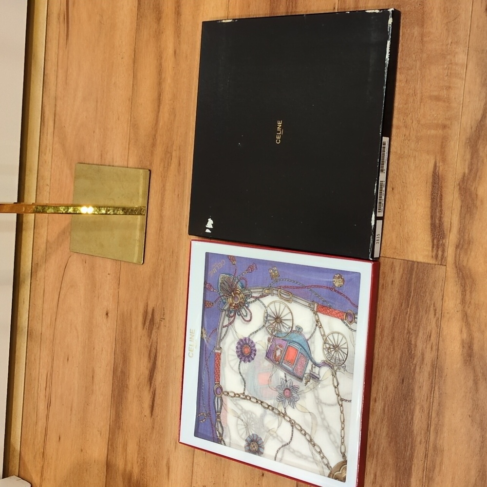 Celine vintage handkerchief with a chain and carriage print In Original Box - Picture 7 of 14